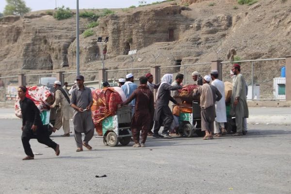 پاکستان در یک روز بیش از ۱۵ هزار افغان را اخراج کرد