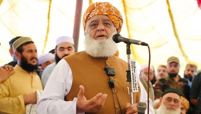 کراچۍ کې د اتحاد امت غونډه؛ مولانا فضل الرحمان د اسلامي دفاعي بلاک جوړلو غوښتنه کړې