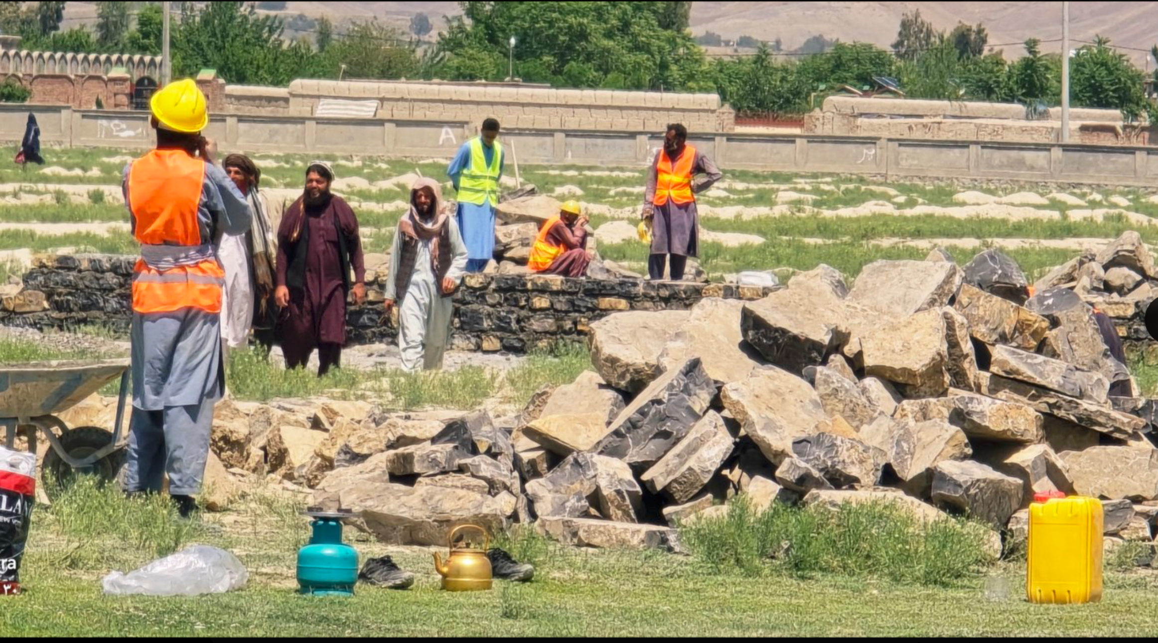 طالبان: په خوست کې د ۷۰ تولیدي فابریکو ودانیزې جارې چټکې شوې دي