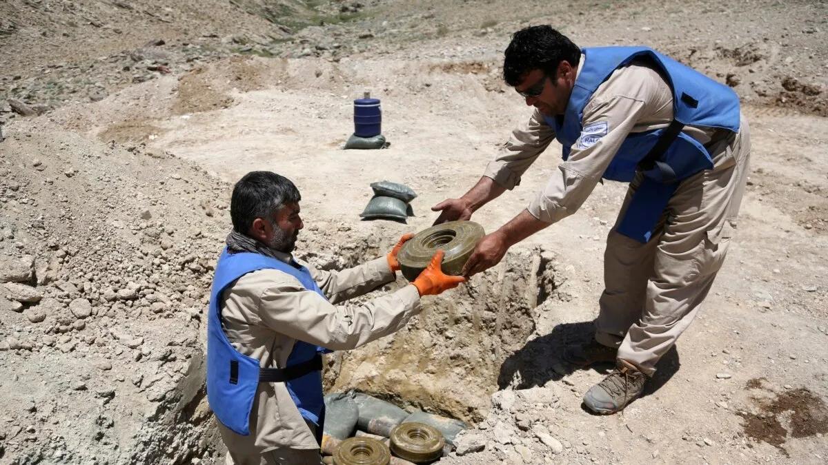 یوناما: افغانستان لا هم د ماینونو او ناچاوده مرمیو له ګواښ سره مخ هېواد دی