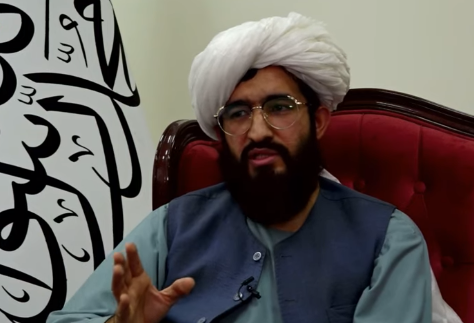 مقام طالبان: مردم به دلیل مهاجرت اقتصادی در ماه آگست به میدان هوایی هجوم بردند