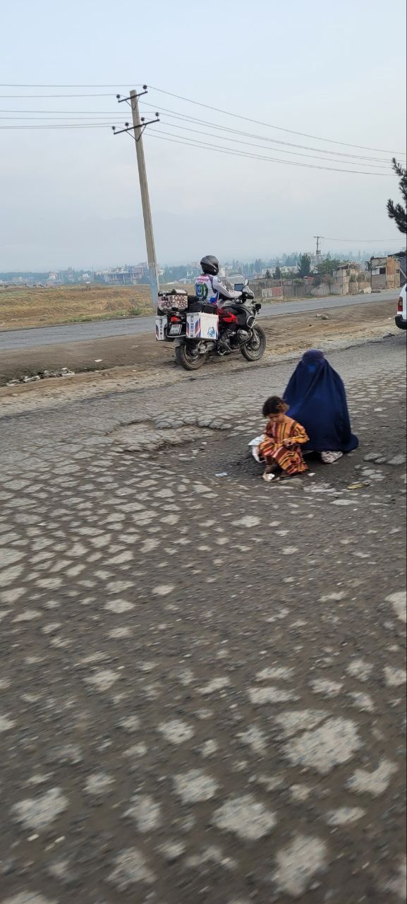 چشم‌دید گردشگران روس: در حاکمیت طالبان، زنان فقیر چاره‌ای جز گدایی ندارند