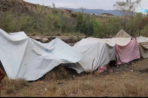 د پاکستان د بریدونو له امله کونړ کې ګڼې کورنۍ بېځایه شوې دي