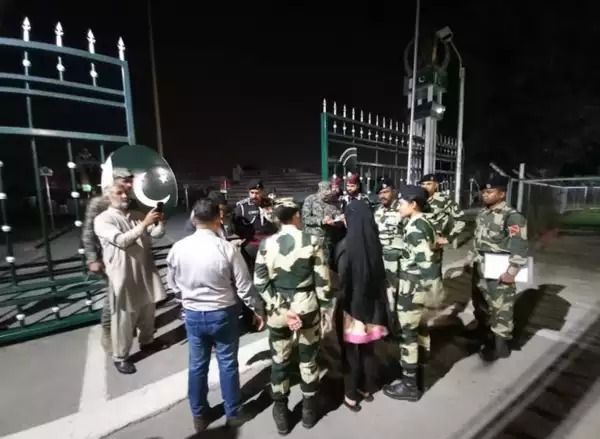 بازی آنلاین لودو پای یک دختر پاکستانی را به عشق پر ماجرا با پسر هندی کشید