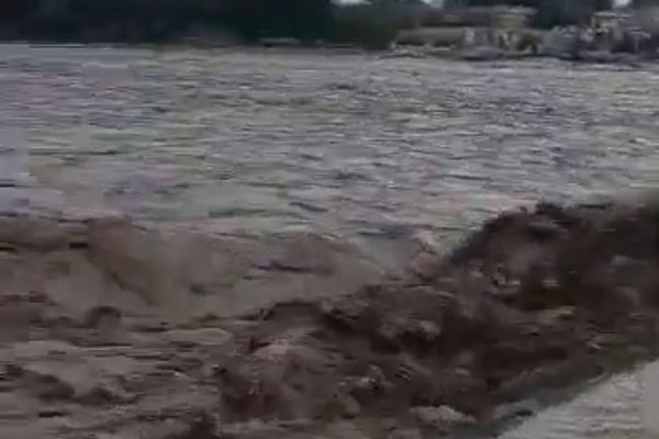 سیل در ننگرهار پنج کشته و ۱۵ زخمی برجا گذاشت