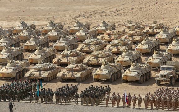 نگرانی از ناآرامی در افغانستان؛ روسیه ۳۰ تانک دیگر به پایگاه نظامی خود در تاجیکستان فرستاد