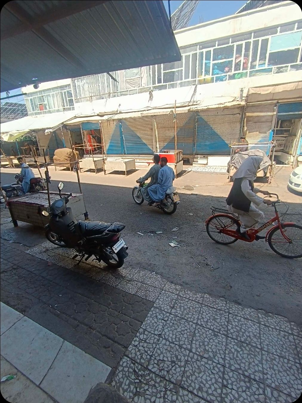 «زنان از ترس از خانه بیرون نمی‌شوند و کار و کاسبی مردم از رونق افتاده است»