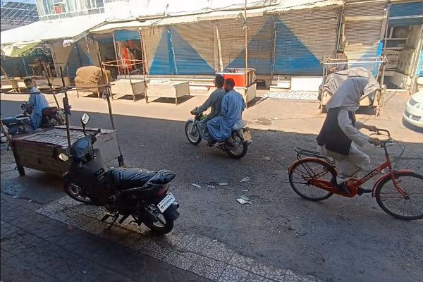 «زنان از ترس از خانه بیرون نمیشوند و کار و کاسبی مردم از رونق افتاده است»
