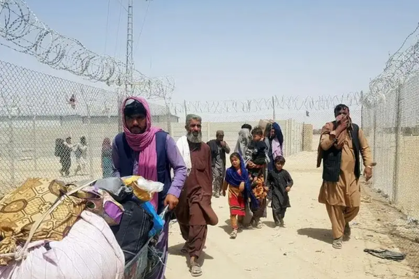 550 Visas Issued Per Day This Year, Says Pak Embassy in Kabul