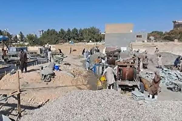 یک باشنده شهرک همدرد در بلخ: «برای اجازه ساختوساز از مردم ۲۰ هزار افغانی میگیرند»