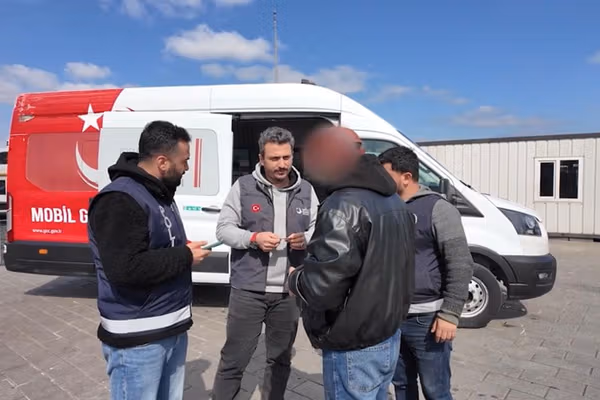 بازداشت ۱۸ پناهجوی افغان در یک موتر باربری حامل خرما در ترکیه