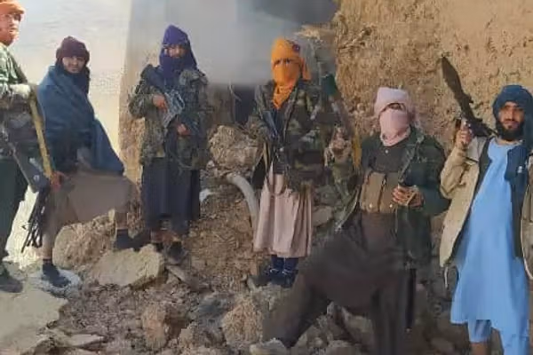 طالبان «۳۰ نفر» را به اتهام همکاری با مخالفان در غور بازداشت کرد