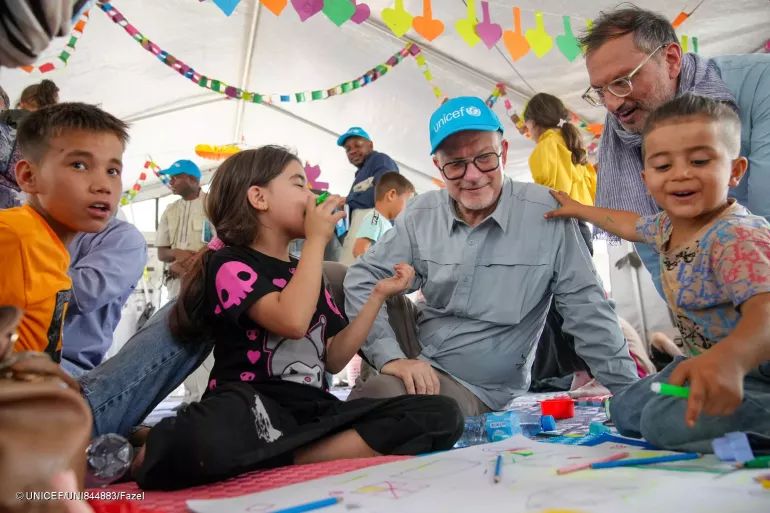 یونیسف له طالبانو وغوښتل چې نجونې زده کړو ته پرېږدي