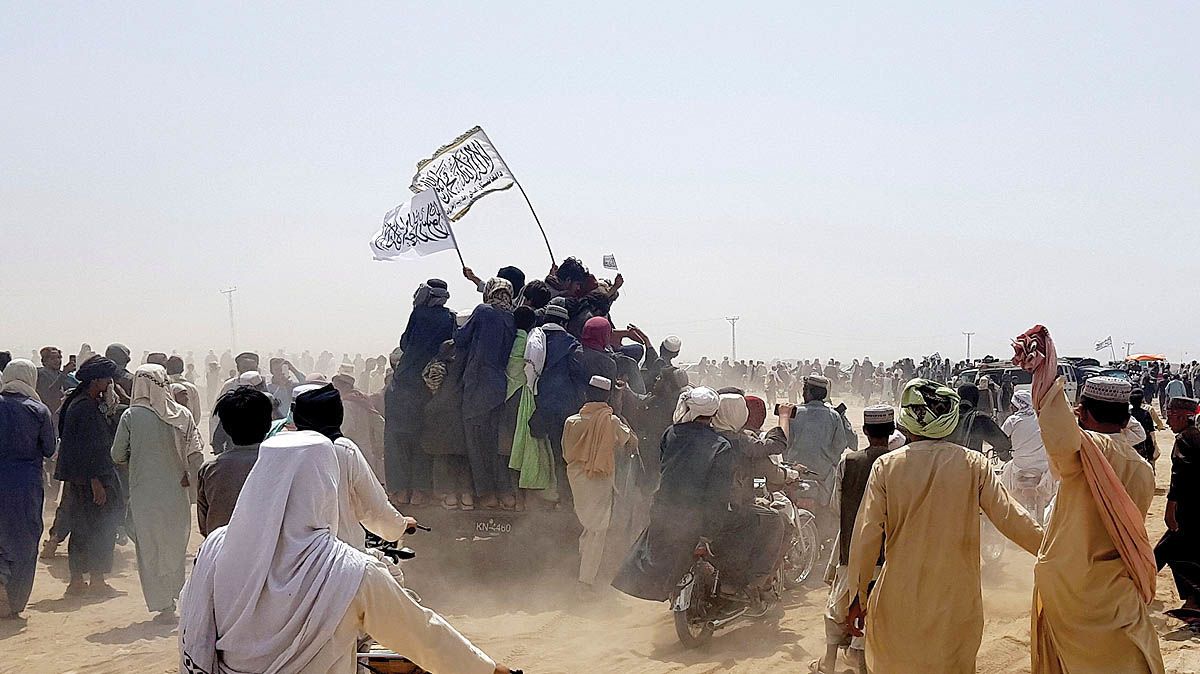 د نیمروز سقوط؛ د زمري ۱۵مه د افغانستان د بشري حقونو د نابودۍ پیلامه ده