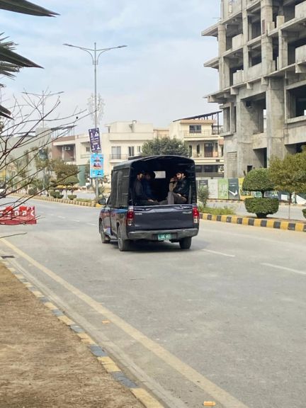 د بښنې نړۍوال سازمان: پاکستاني چارواکي دې ژر تر ژره نیول شوي افغان کډوال خوشې کړي