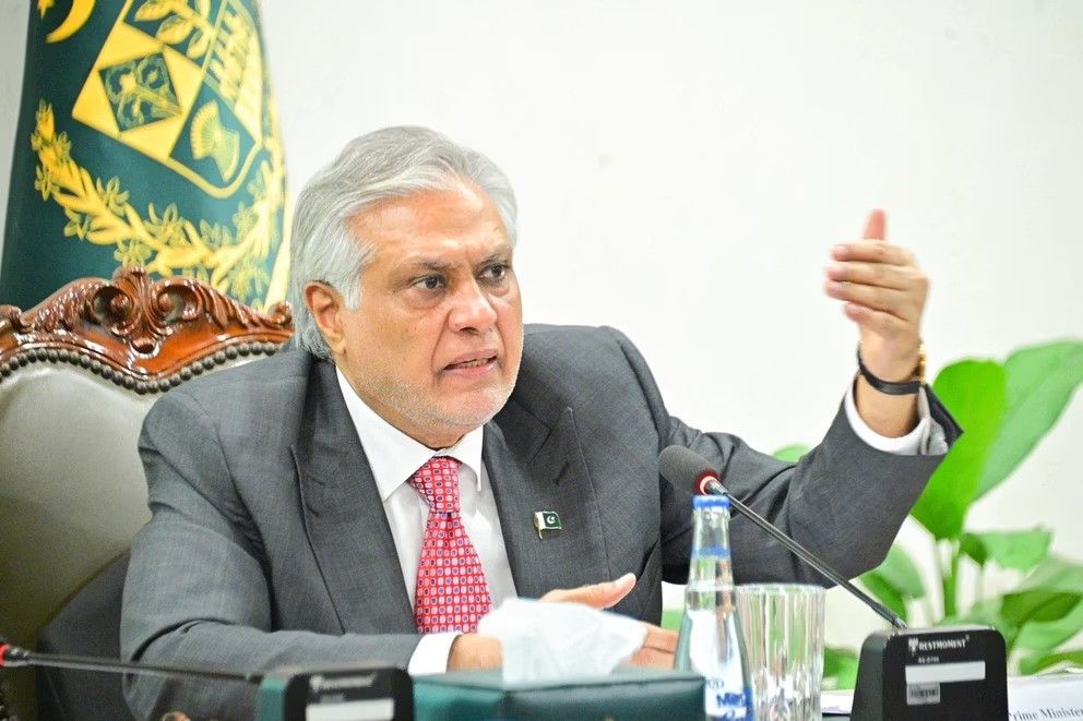 وزير خارجية باكستان يتجنب التعليق على الغارات الجوية في أفغانستان