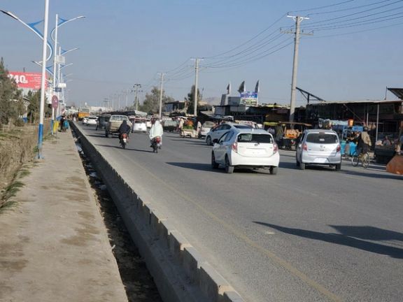 کندهار ښار جمهوريت واټ، خلک له ورځنيو کارونو خپلو کورنو ته روان دي