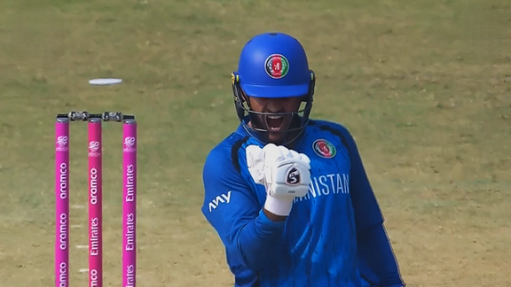 افغانستان درخشش عمرزی، امارات را شکست داد و به صعود امیدوار ماند