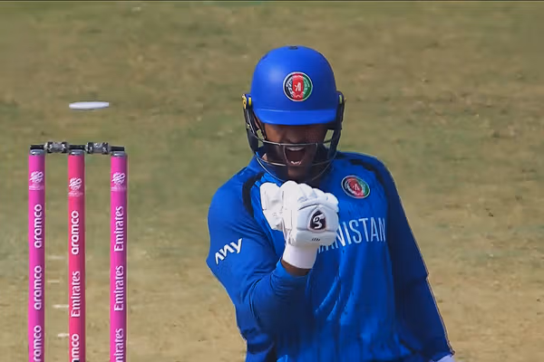 افغانستان درخشش عمرزی، امارات را شکست داد و به صعود امیدوار ماند