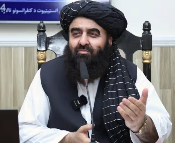 متقي: لم يتمكن أي نظام في أفغانستان من حكم شعب غير راضٍ عنه