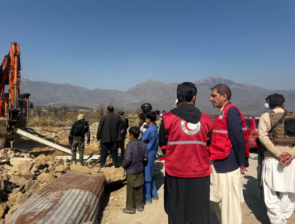 مصادر أمنية باكستانية: منفذ الهجوم الانتحاري في باجور أفغاني وجندي في قوات طالبان