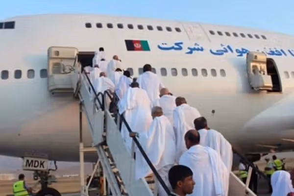 طالبان: تر دې دمه نږدې ۱۰زره افغان حاجیان سعودي عربستان ته رسېدلي دي