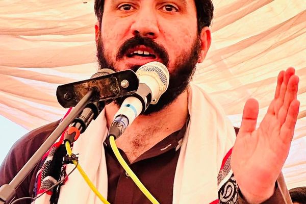 منظور پښتین د نړۍوال اقتصادي فورم غونډې پر مهال خلک لاریون ته بللي دي