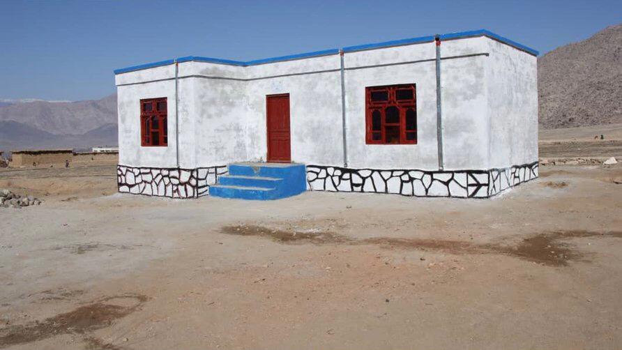 لغمان کې راستنو شویو کډوالو او داخلي بې ځایه شویو کورنیو ته ۲۱۱ کورونه جوړ شوي