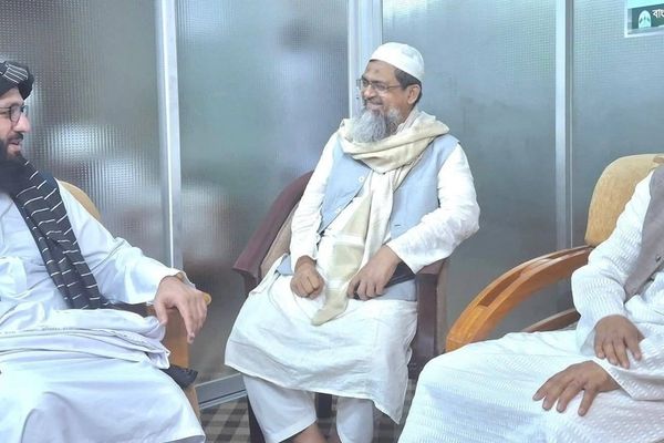 د طالبانو پلاوي د اسلامپالو او محصلانو د ایتلاف په درشل کې بنګله دېش ته سفر کړی