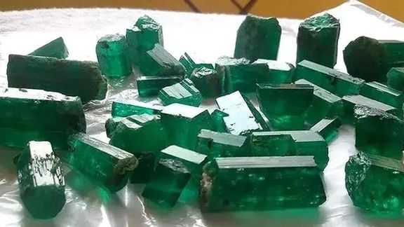 طالبان میگوید سرمایهگذاران ایرانی خواهان ایجاد بازار مشترک برای فروش زمرد پنجشیر اند