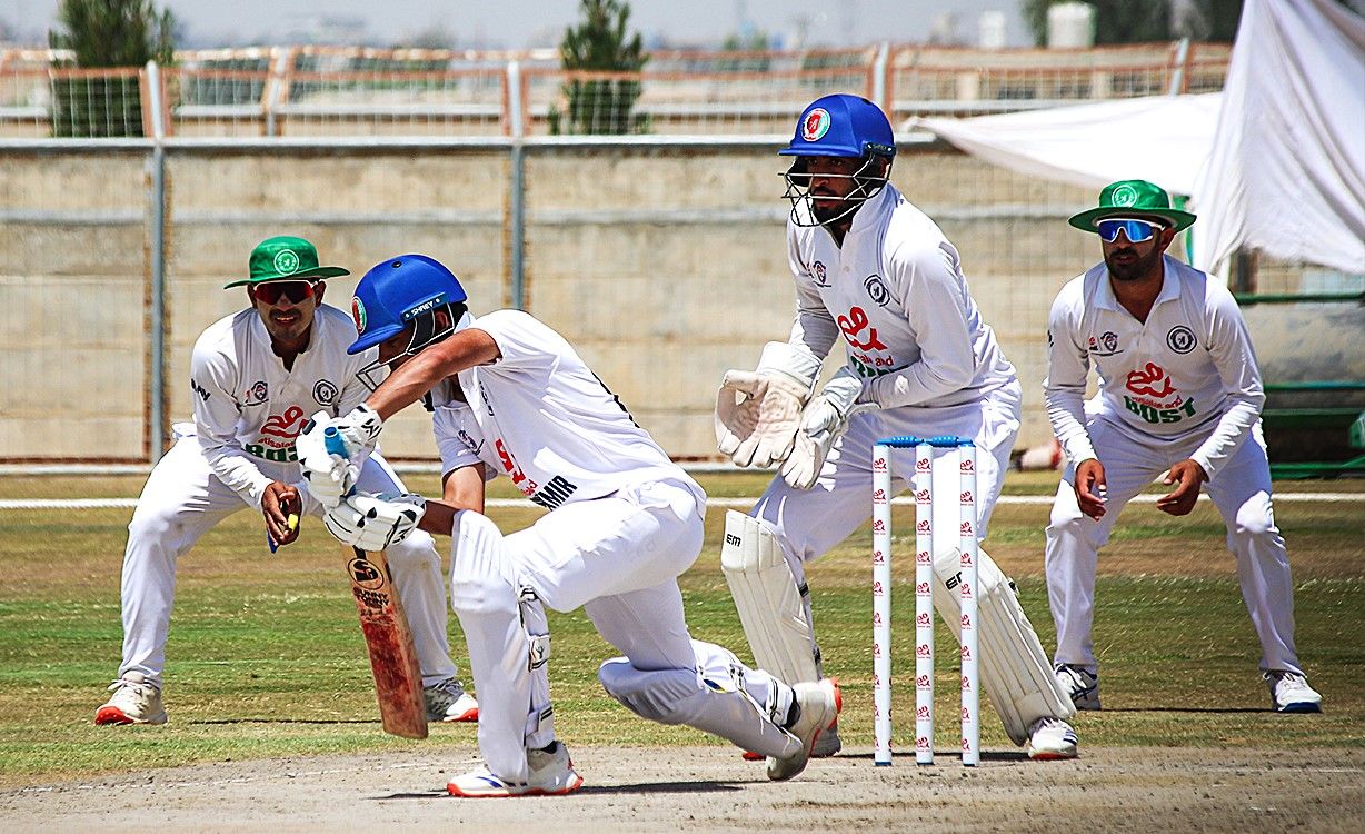 مسابقات کریکت میرویس نیکه؛ برتری بست در هلمند و تساوی آمو با سپین‌غر در قندهار 