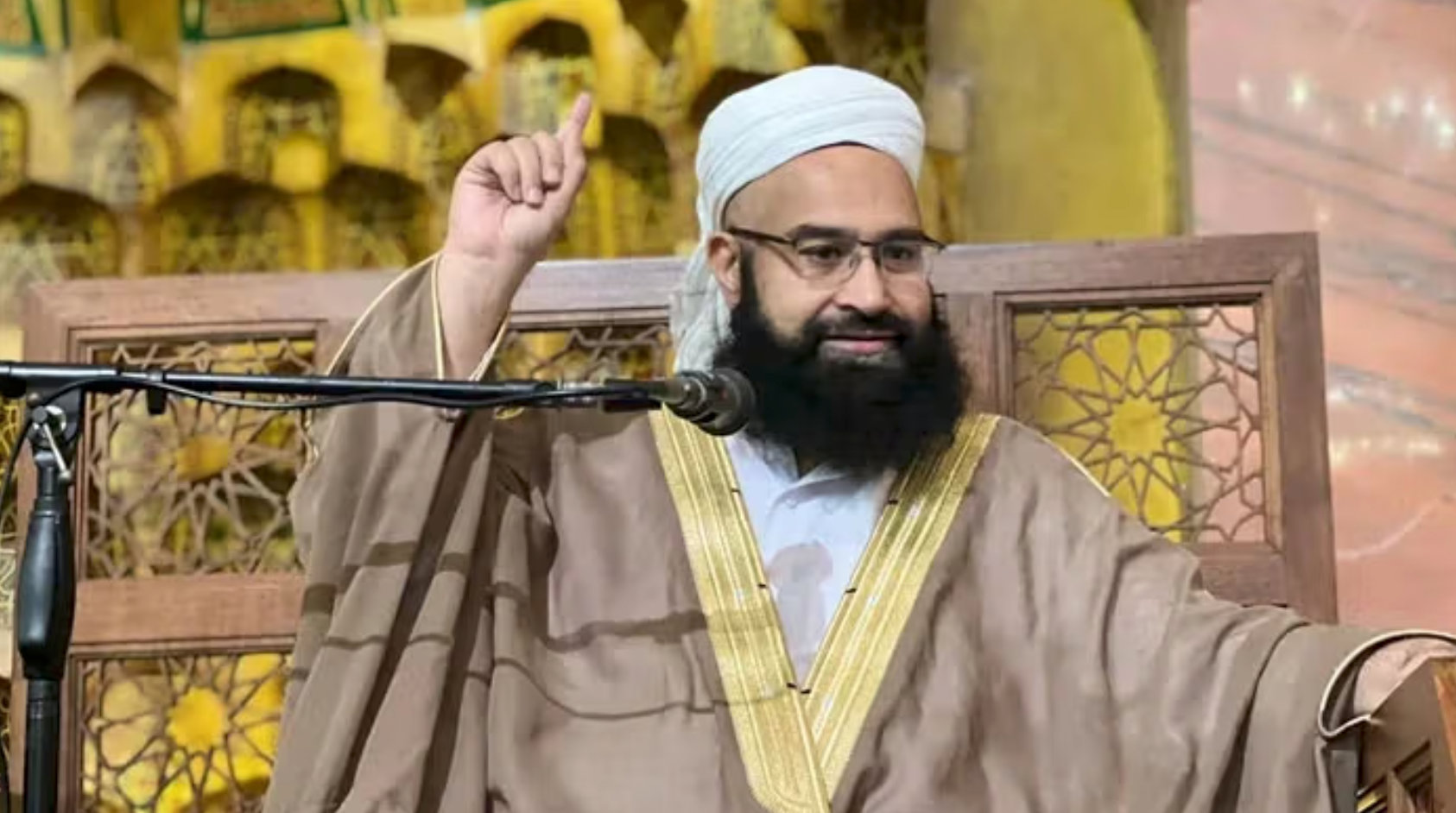 د فتواوو جګړه؛ د پاکستان د علماوو شورا مشر د طالبانو پر ضد جګړه "جهاد" وبلله