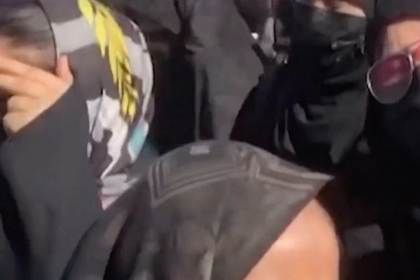 شماری از زنان مهاجر افغانستان میگویند در بازداشتگاه جمهوری اسلامی آزار جنسی دیدهاند