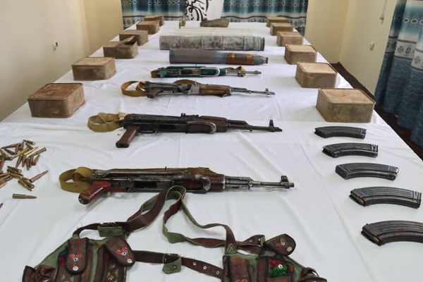 طالبان وايي په سمنګان کې یې د عملیاتو پرمهال ناقانونه وسلې او مهمات نیولي