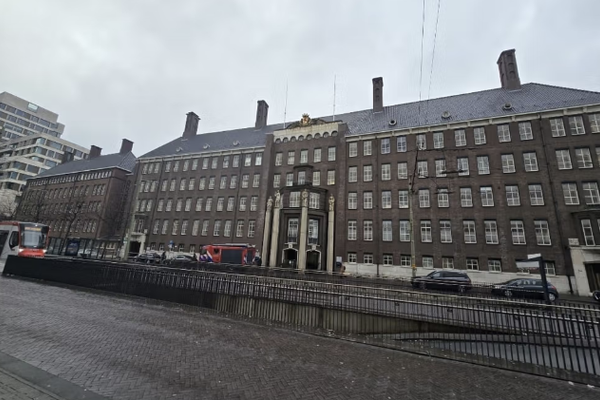 محكمة هولندية: عدم إجلاء حراس سفارة هولندا في كابل كان تمييزياً