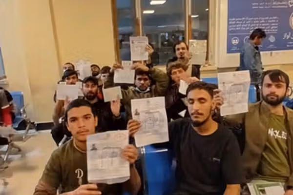 روانه اونۍ د پاکستان له زندانونو نږدې ۵۰ افغانان خوشې شوي دي