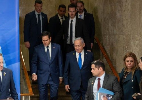 وزیر خارجه امریکا سند تسریع ارائه چهار میلیارد دالر کمک نظامی به اسرائیل را امضا کرد