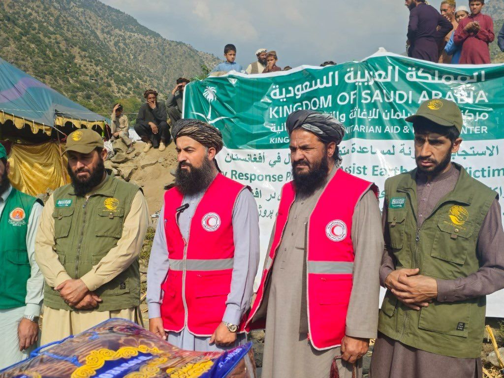 بنیاد ملک سلمان از توزیع ۲ هزار سرپناه موقت به زلزله‌زدگان شرق افغانستان خبر داد