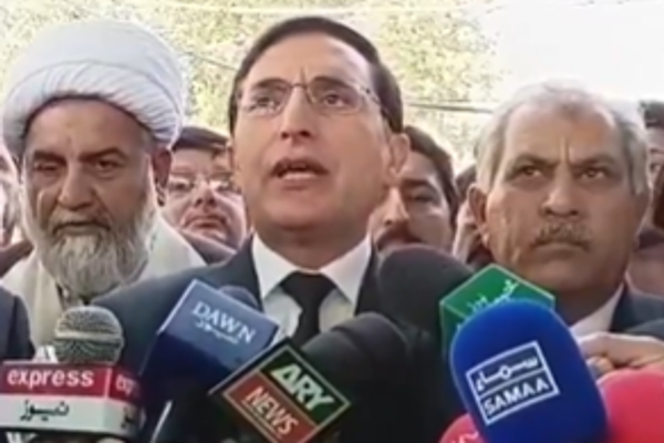 ګوهر خان: په محکمه کې د خیبر پښتونخوا د والي واکمني ناقانونه ثابتوو