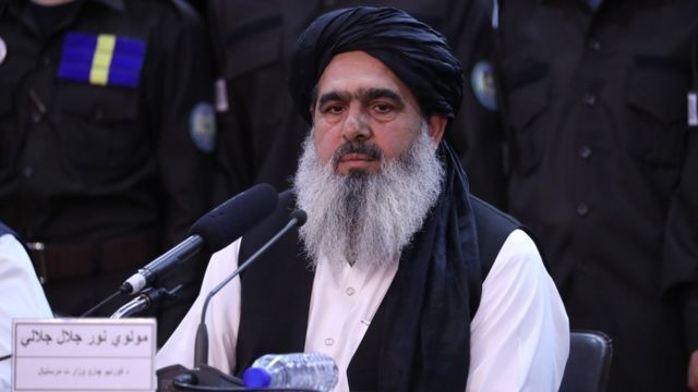 د طالبانو مشر له عامې روغتیا وزارت ډاکټر لرې او پر ځای یې یو ملا وزیر وټاکه