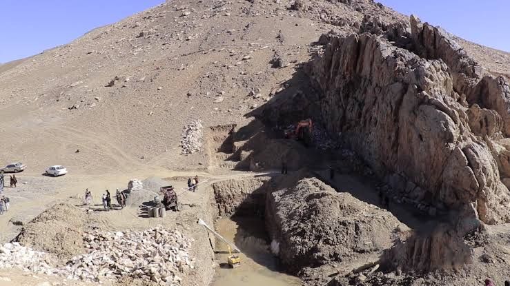 طالبان: په هېواد کې له وچکالۍ سره د مبارزې او د اوبو مدیریت په پار ۷۳ چکډیمونو جوړېږي