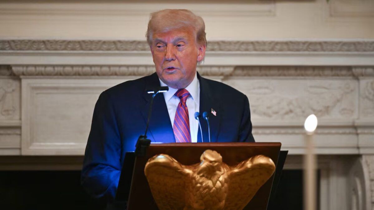 ټرمپ: د ونزوېلا د تیل وړونکو بېړیو درول کېدای شي جګړه راولاړه کړي