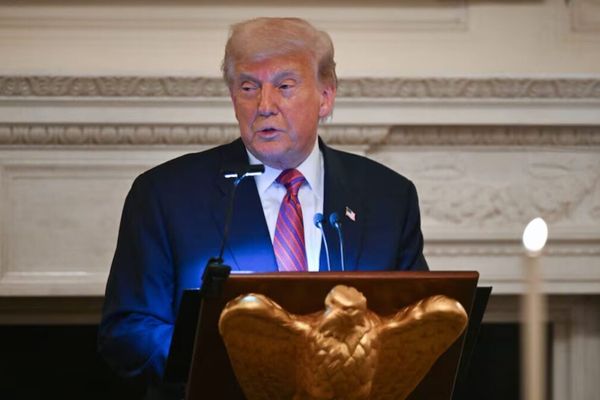 ټرمپ: د ونزوېلا د تیل وړونکو بېړیو درول کېدای شي جګړه راولاړه کړي