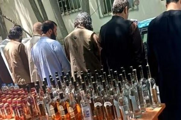 طالبانو په کابل کې ۶ کسان د شرابو د قاچاق په تور ونیول