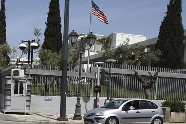 په اسلاماباد کې د امریکا سفارت یو ځل بیا د افغانانو لپاره خپلې چارې وځنډولې