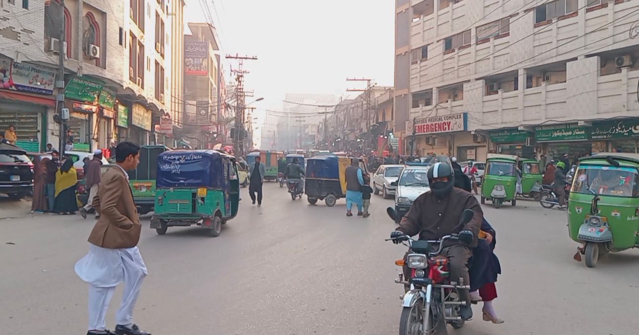 د افغانستان-پاکستان د لارو د تړل کېدو له امله د پېښور د درملو بازار له ناورین سره مخ شوی