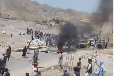 اعتراضات در بدخشان؛ دستکم دو نفر در تیراندازی طالبان کشته شدند