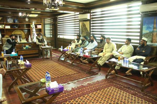 ننګرهار کې سوداګرو د طالبانو والي ته له ټرانسپورټي ستونزو شکایت کړی