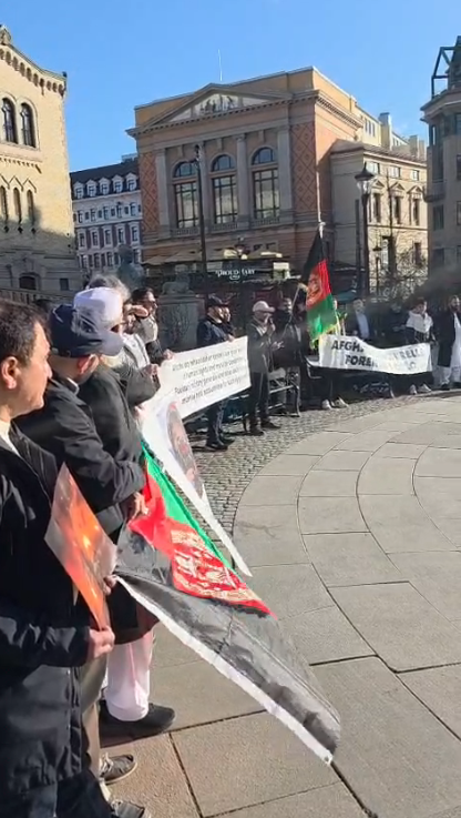 پر افغانستان د پاکستان د بریدونو خلاف په ناروې کې افغانانو لاریون کړی