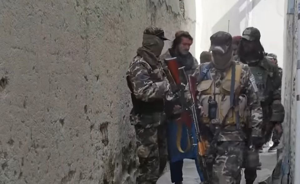 طالبان مردم را «تهدید» کردند از بازرسی‌ خانه به خانه فیلم و عکس نگیرند